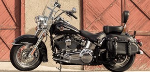 Harley-Davidson Softail Heritage Classic FLSTC 2011 vs Harley-Davidson Softail Heritage Classic FLSTC 2017